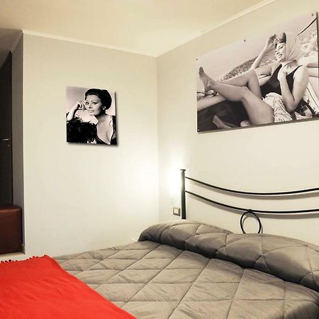 Obelisco Bed & Breakfast Napoli Bagian luar foto