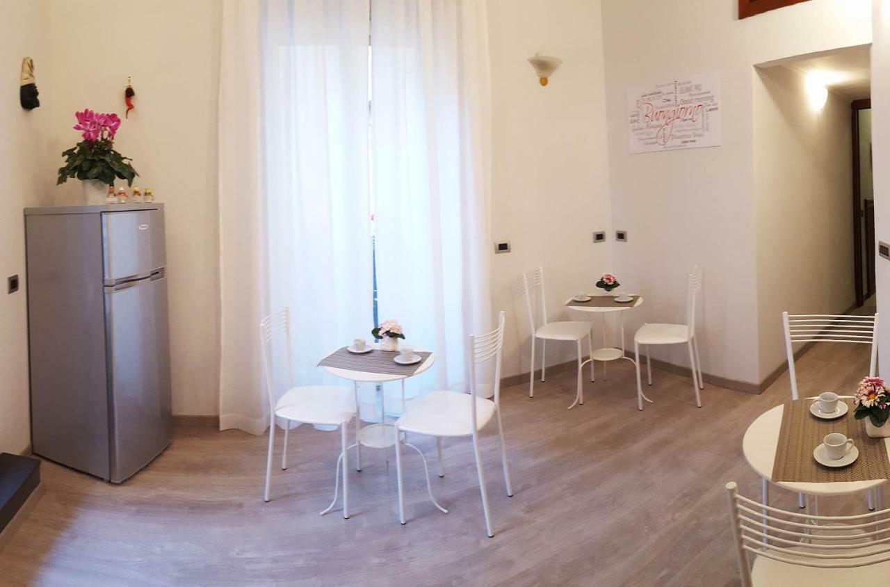 Obelisco Bed & Breakfast Napoli Bagian luar foto