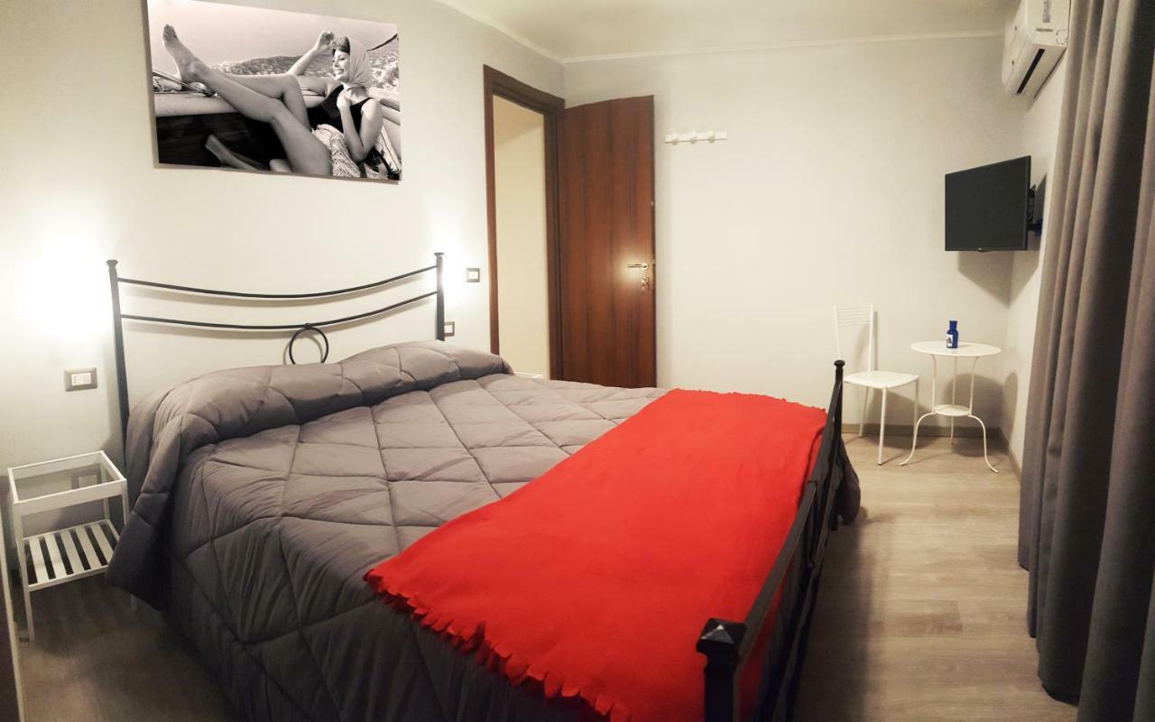 Obelisco Bed & Breakfast Napoli Bagian luar foto