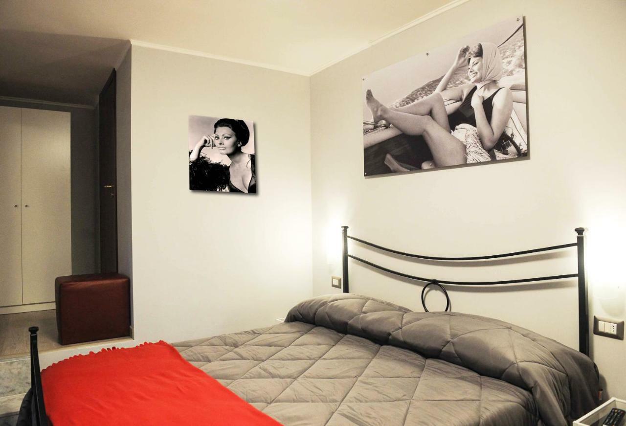 Obelisco Bed & Breakfast Napoli Bagian luar foto